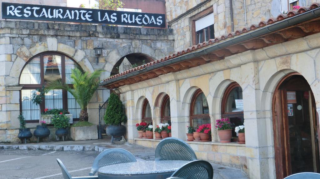 Hotel Las Ruedas Laredo Exterior photo