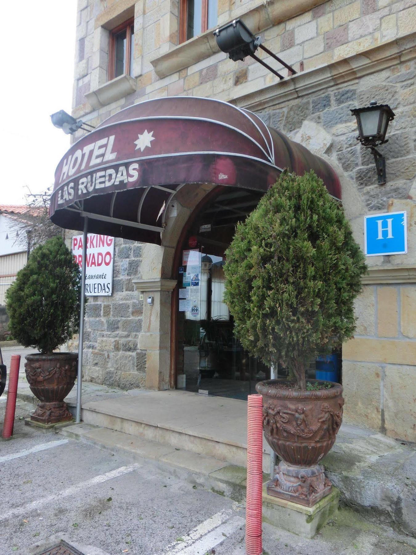 Hotel Las Ruedas Laredo Exterior photo